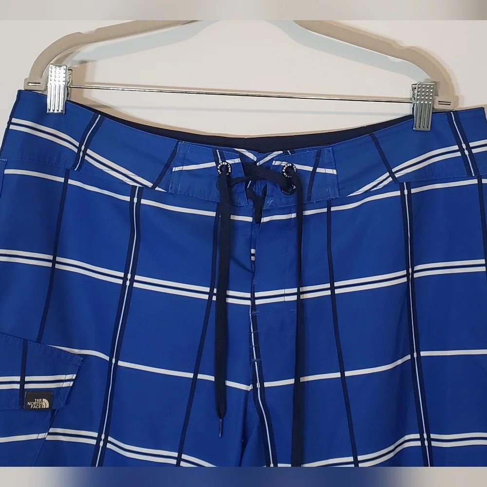 The North Face Blue White Black Plaid Boardshorts Size 36